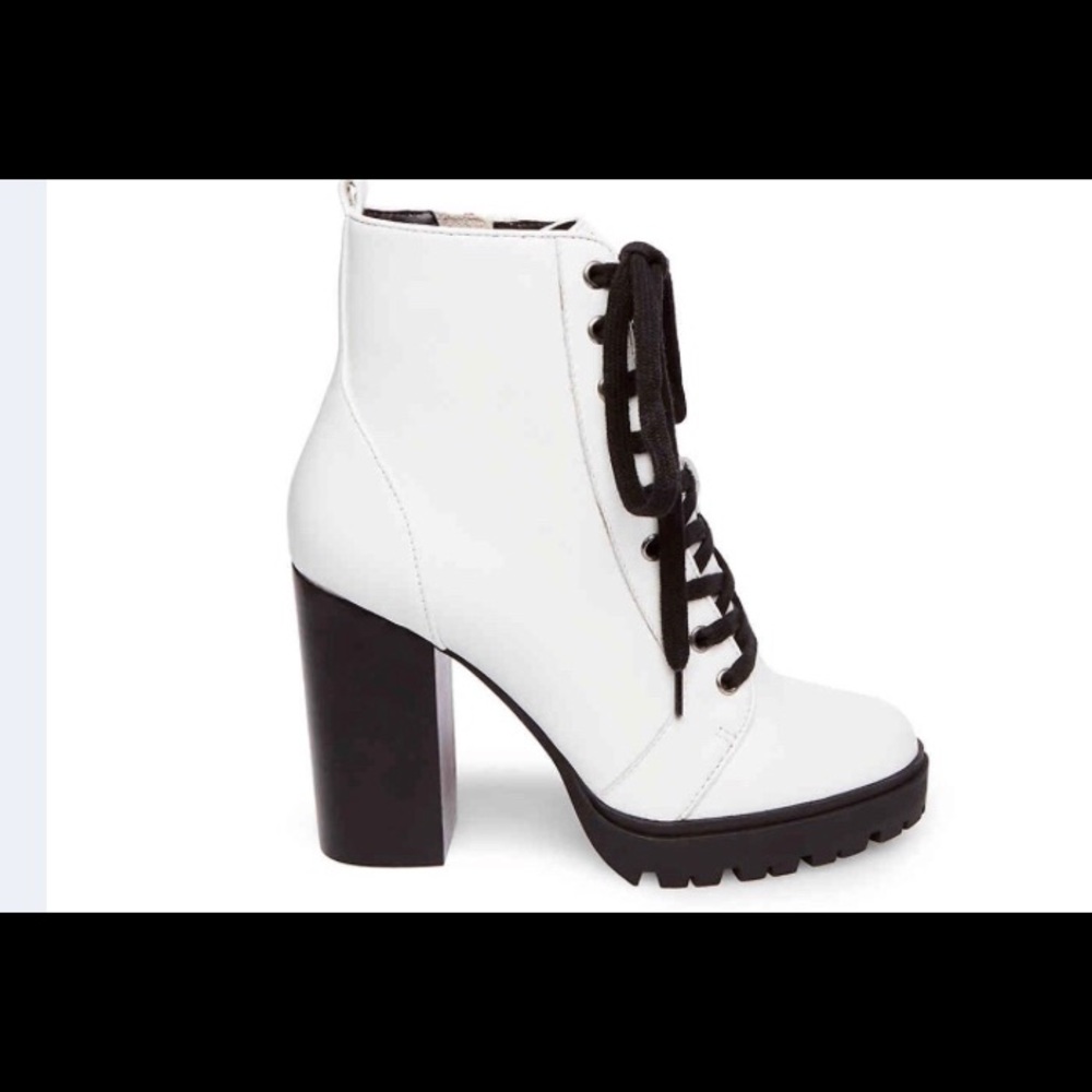🔥NWT Steve Madden White and Black combat boots🔥